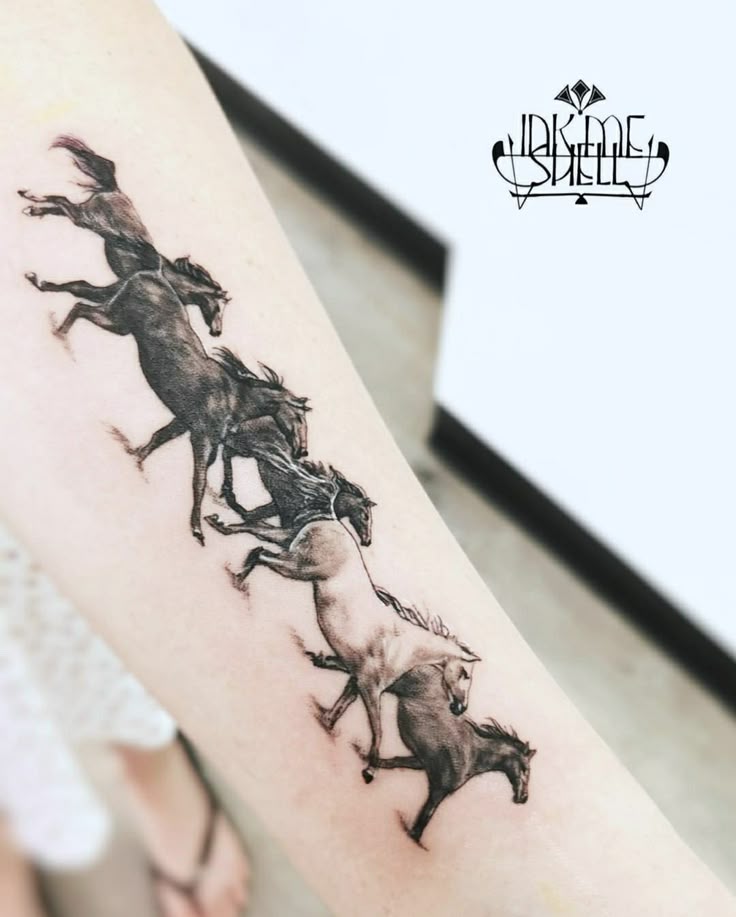 Realistic horse tattoo design for women tattoo ideas
